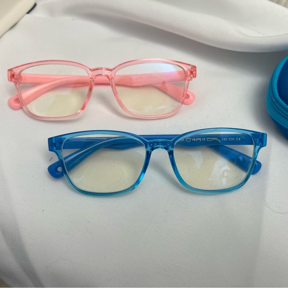 Kids Blue Light Blocker / Blue and Pink Glasses with Car Case - Picture 4 of 10